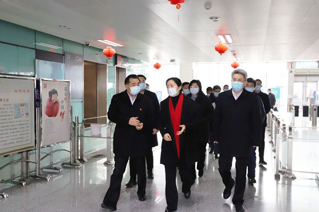 市領導至車站走訪慰問和疫情防控、保供應保安全保暢通工作督查